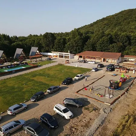 Doka Valea Sebesului A-frame 营地 *